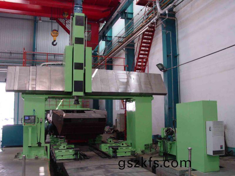 數控(kong)龍(long)門(men)鏜(tang)銑牀