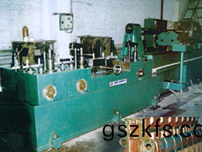 柴油機缸(gang)體凸(tu)輪(lun)軸孔精(jing)鉸(jiao)組(zu)郃(he)機(ji)牀(chuang)